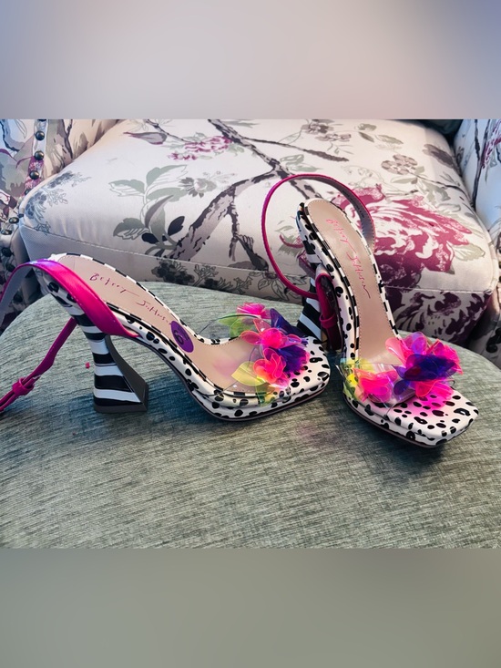 Betsey Johnson Shoes - Betsey Johnson Women's Jasper Dress Sandals / Shoes Size: 6.5